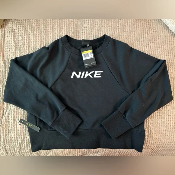 Women s Nike cropped sweater